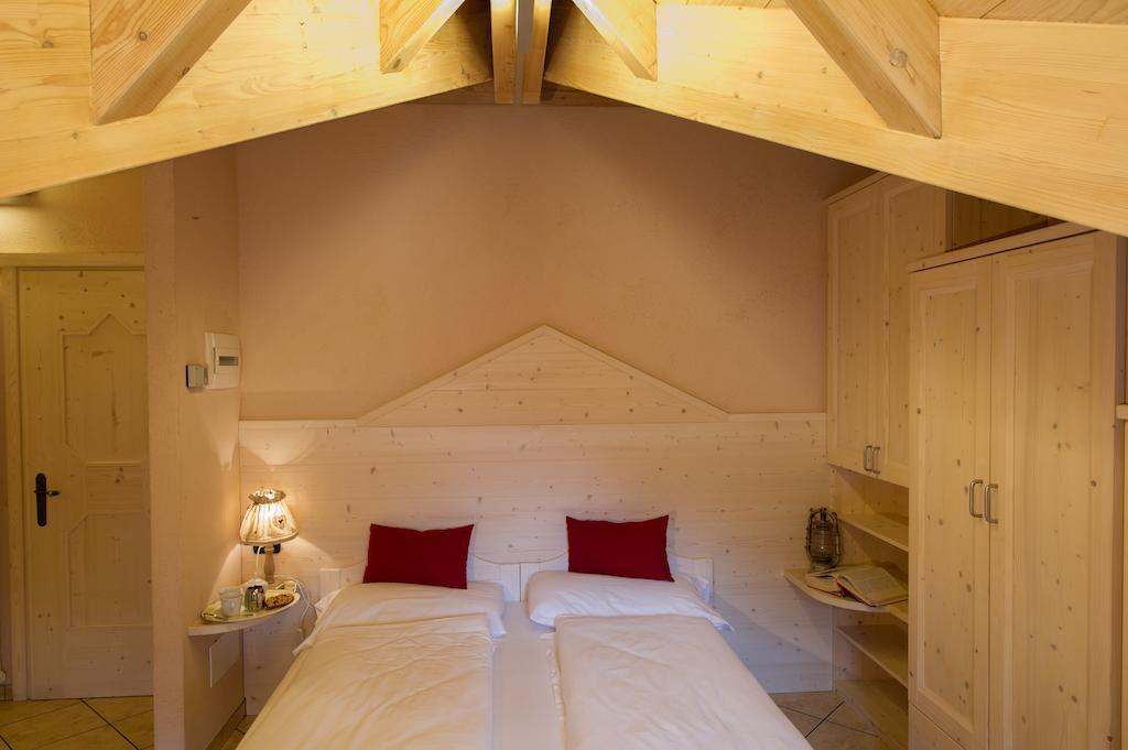 Chalet La Rugiada Bormio Szoba fotó